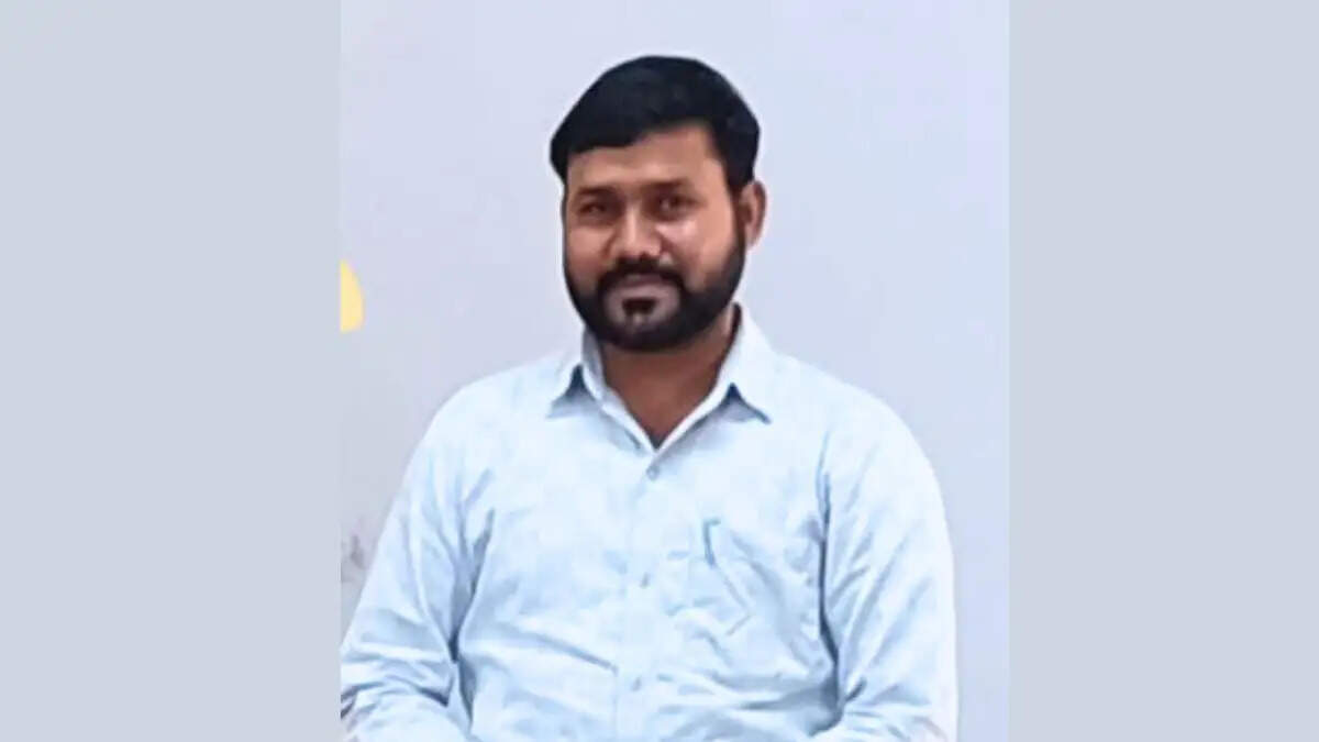 sirsa-jamal-school-student-attacks-teacher-screwdriver