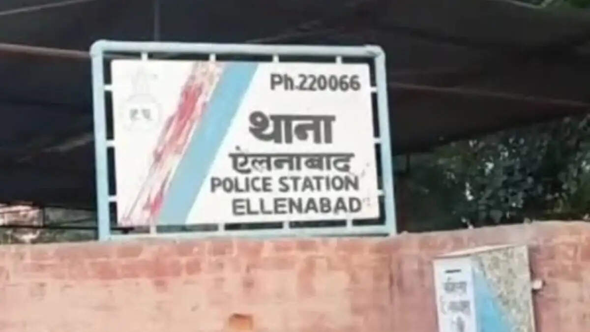 Ellenabad tractor driver snatched 8000 rupees