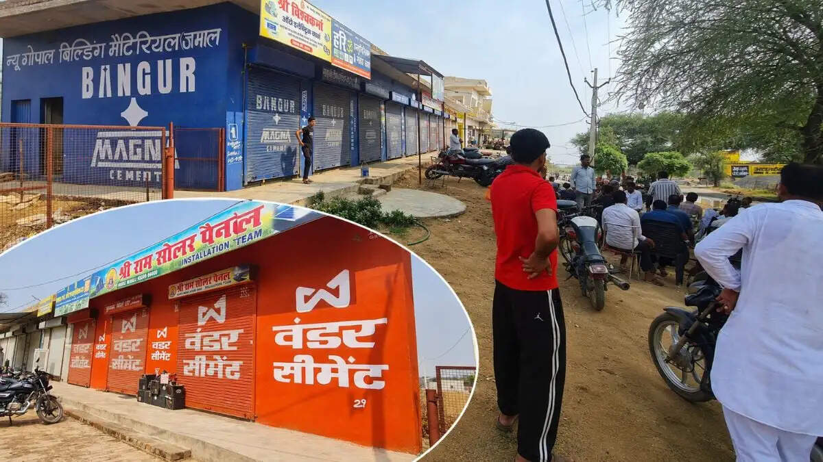 सिरसा के नाथूसरी चौपटा के गांव जमाल में लगातार हो रही चोरी से नाराज ग्रामीणों ने दुकानें बंद कर किया Protest
