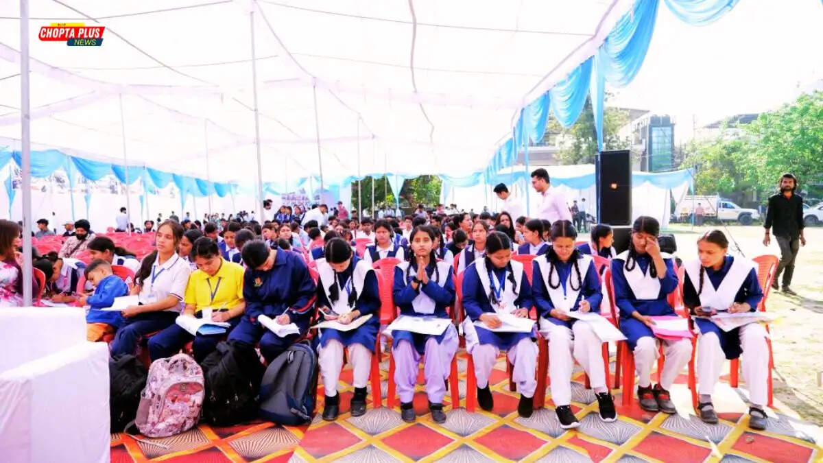Students getting free career counseling at the mega admission and education fair organized by Vayo Media Groups in Sirsa, Haryana