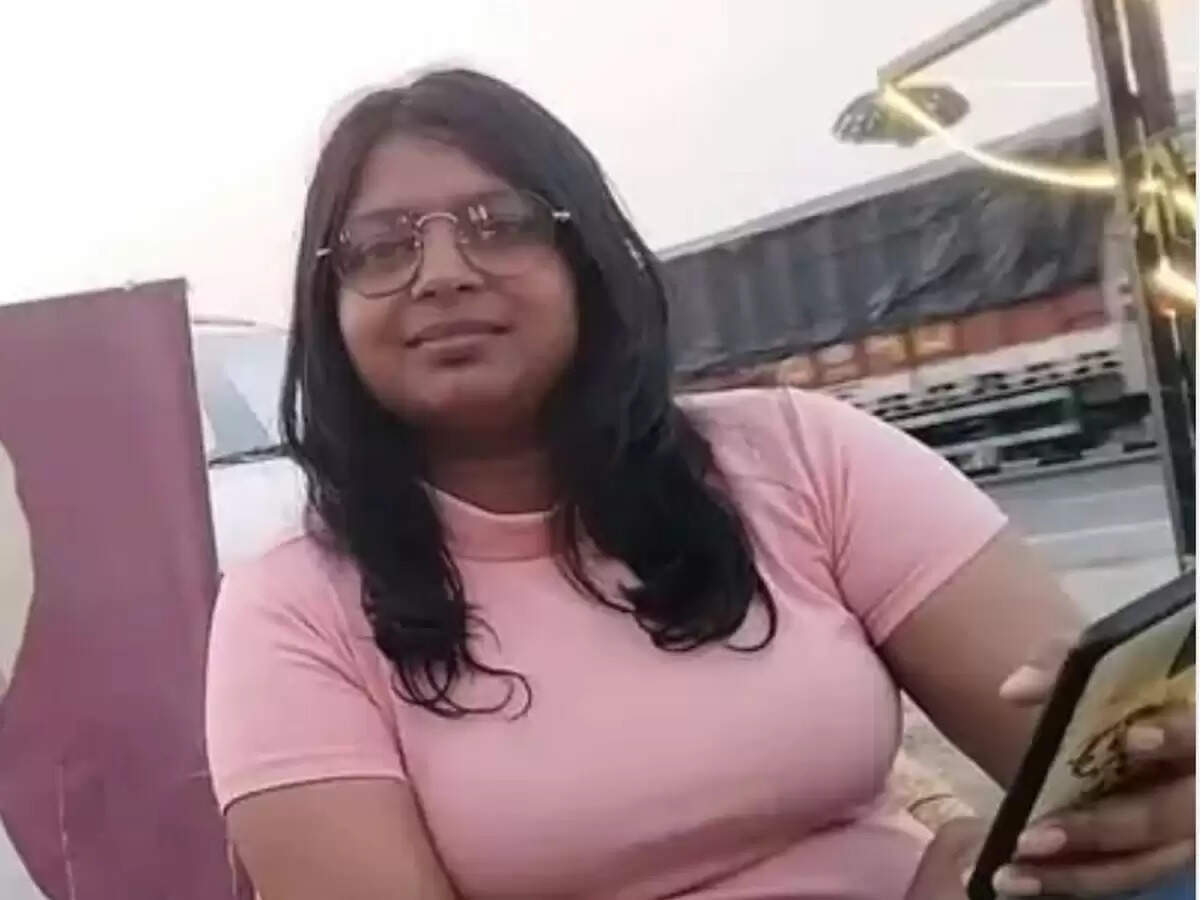 नीलम आजाद