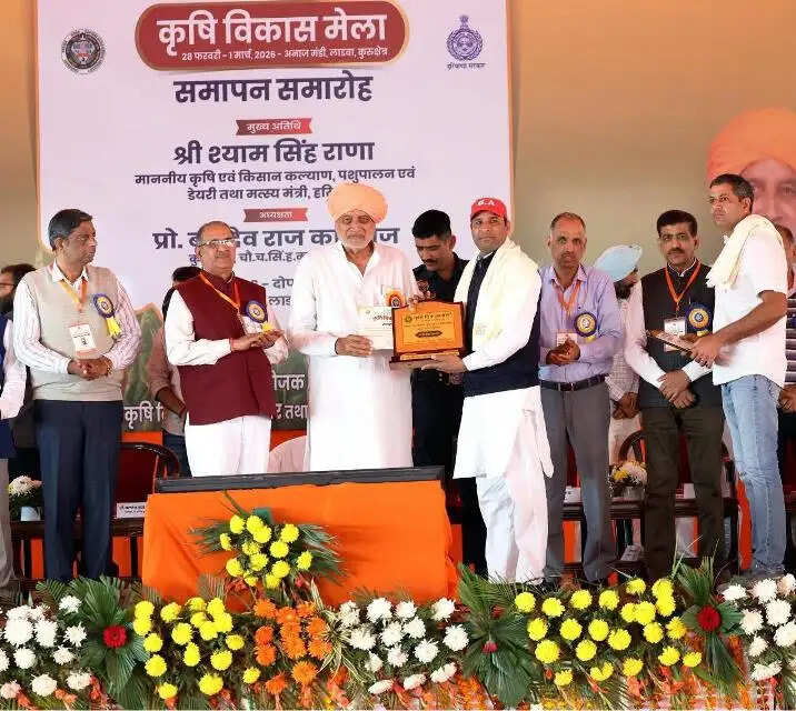 गांव रूपाना खुर्द के प्रगतिशील किसान सुरेंद्र कुमार 